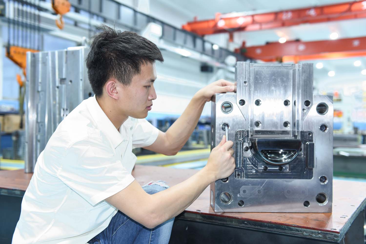 Mold Assembly Center
